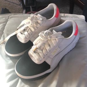 Puma Sneakers